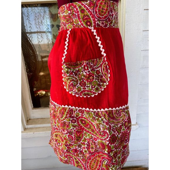 Vintage 1950s Half Apron Red Paisley Organza Cotton - Picture 8 of 9